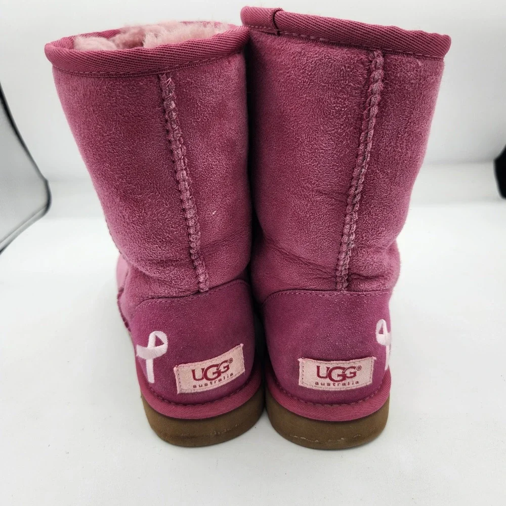UGG Australia Classic Short Raspberry Suede Leather Boots‎ Womens Size 5 Ribbon